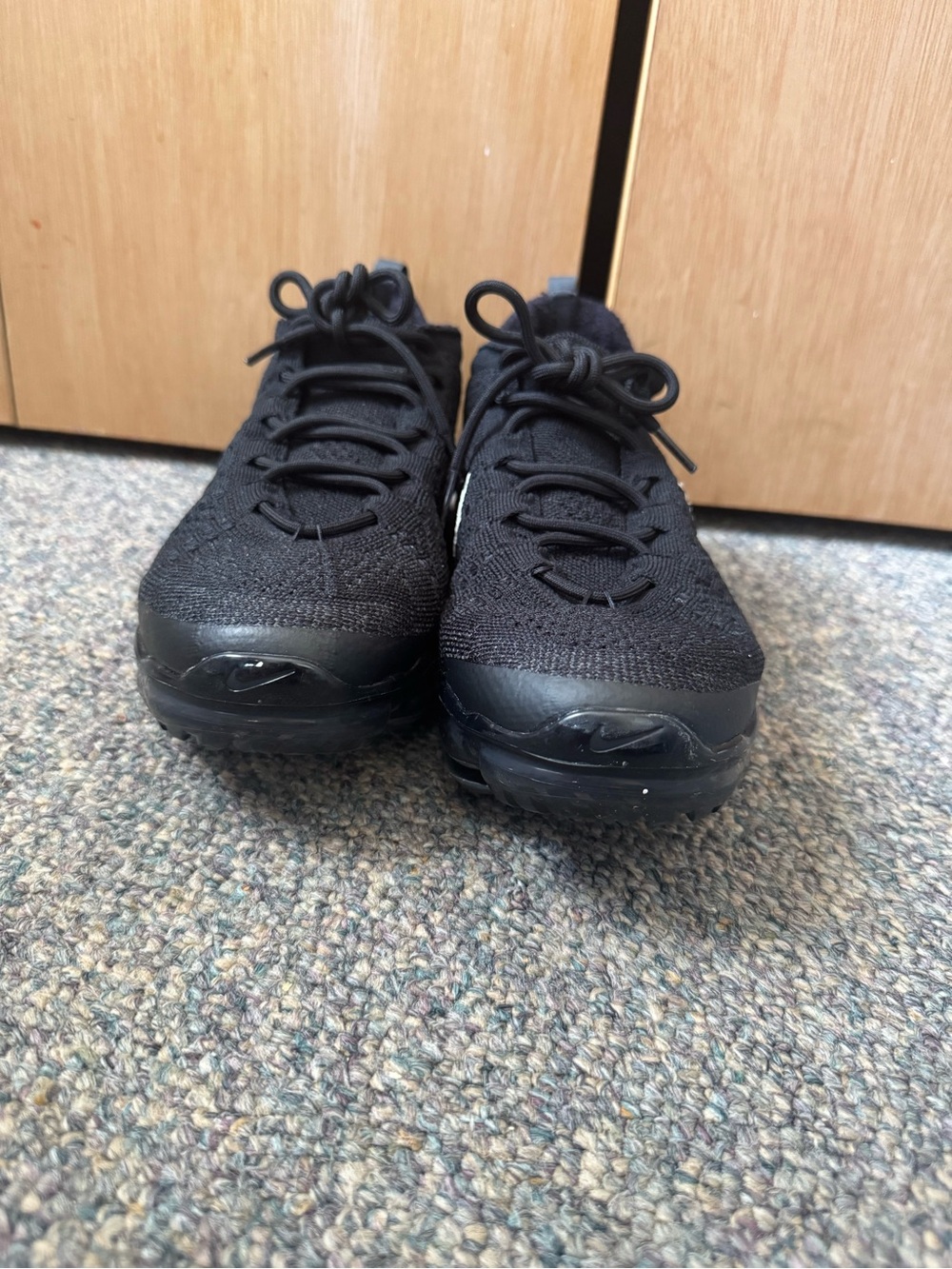 Nike Black/White VaporMax Flyknit Sneakers - Picture 5 of 7